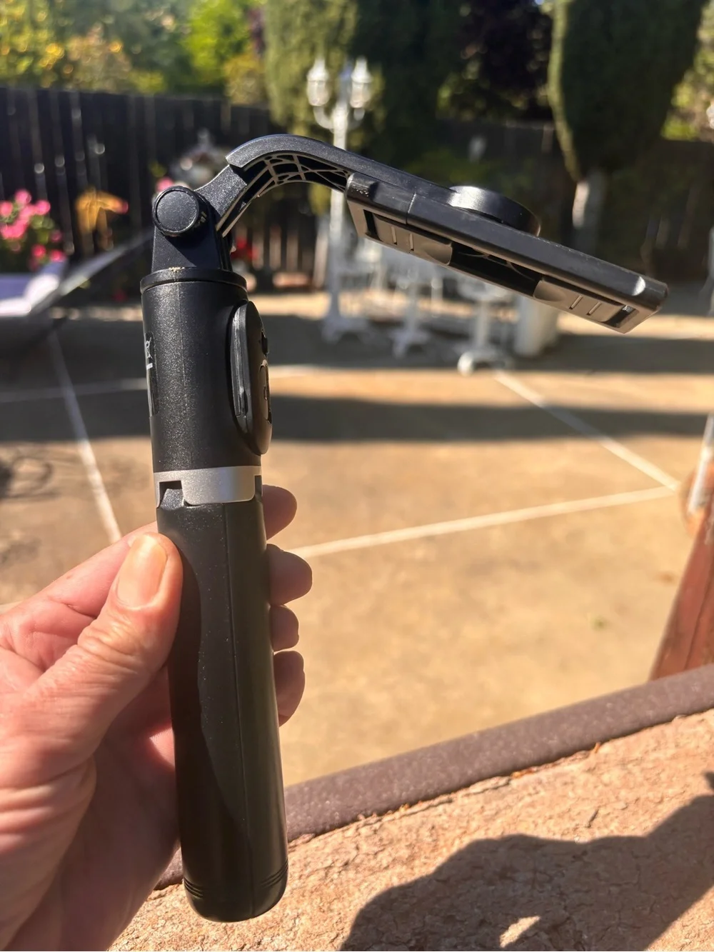 SelfieShow Yellow Selfie Stick Tripod – Compact Phone Mount